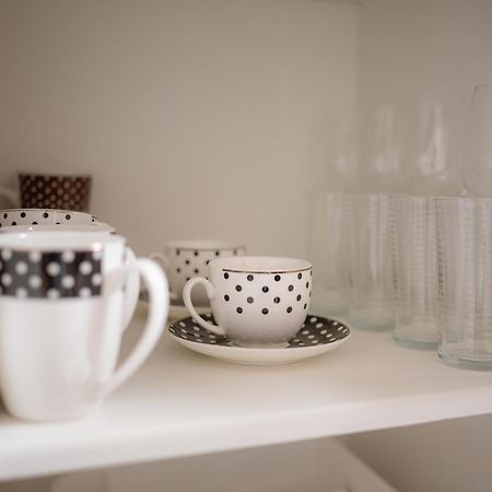 White Provance Apartment Torun Bagian luar foto