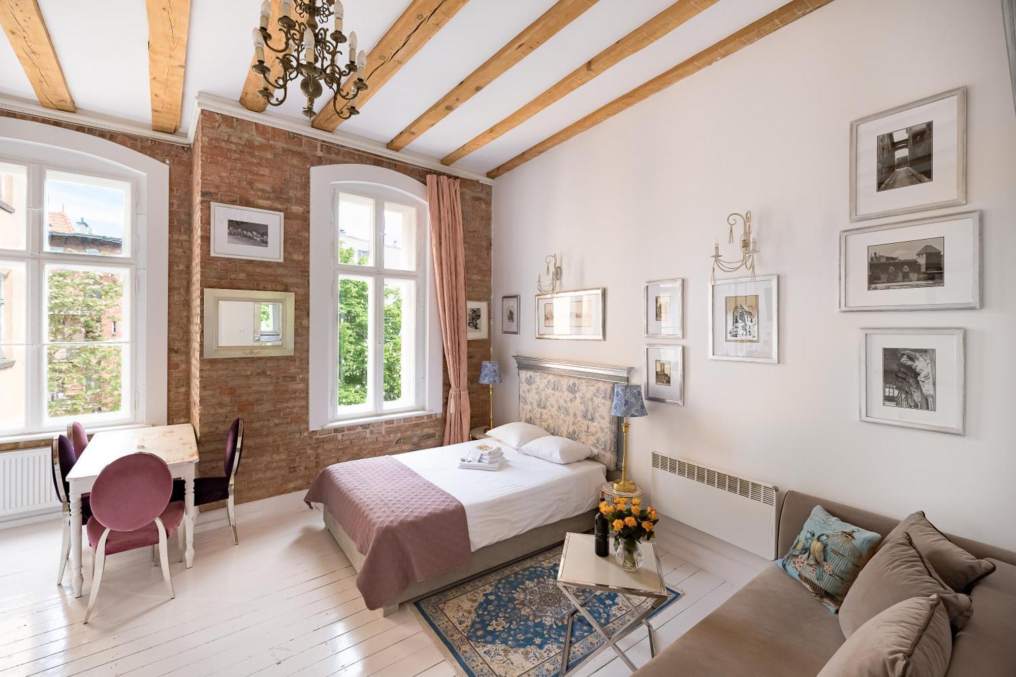 White Provance Apartment Torun Bagian luar foto