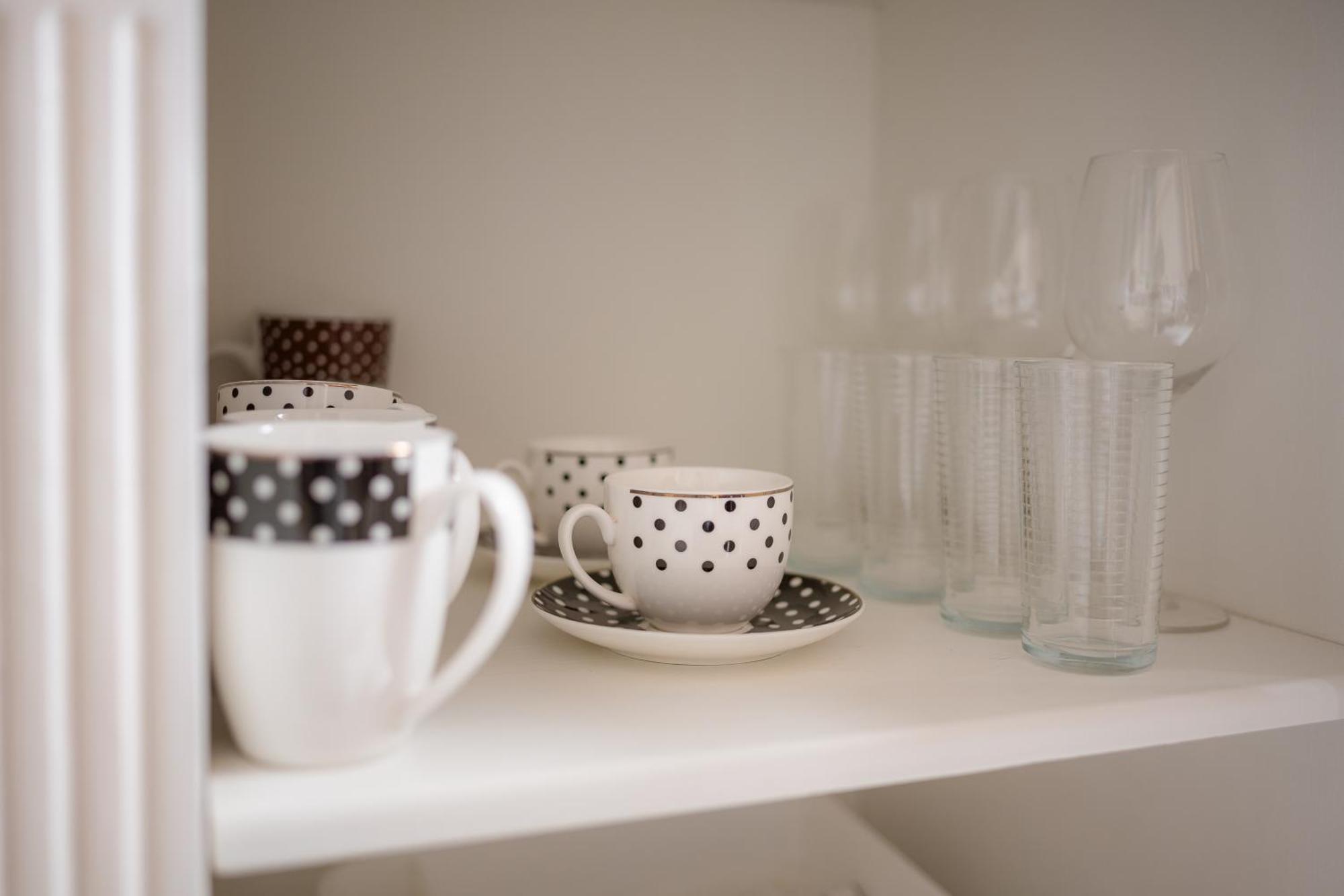 White Provance Apartment Torun Bagian luar foto