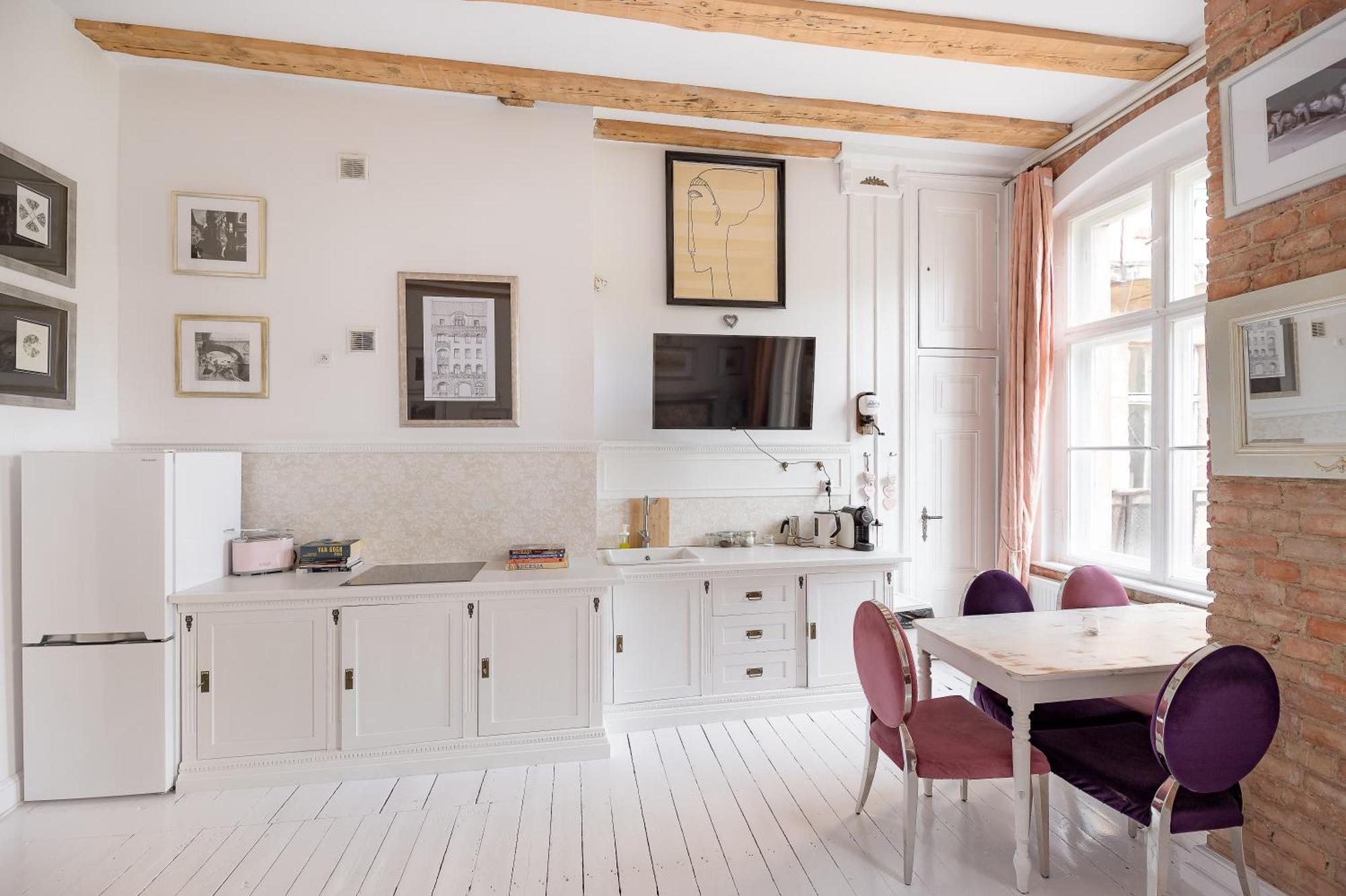 White Provance Apartment Torun Bagian luar foto